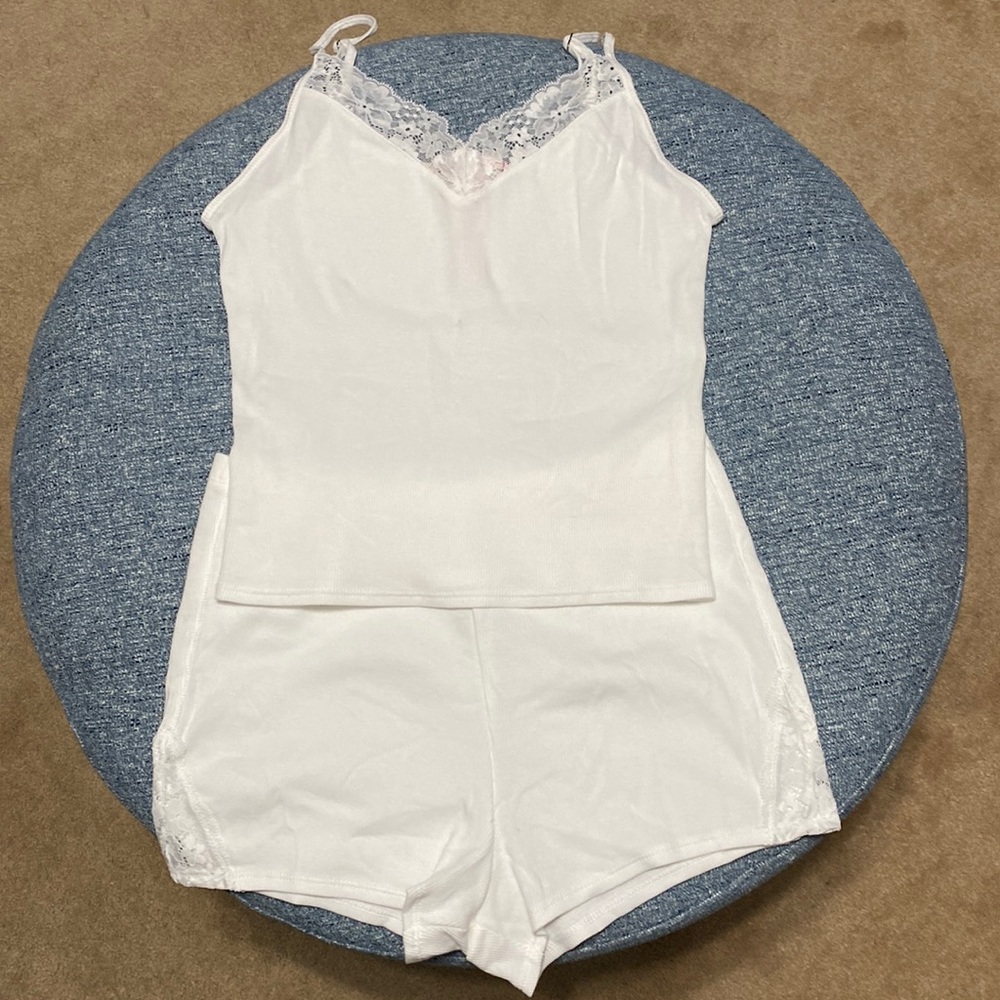 Victoria’s Secret lounge top and bottom set
